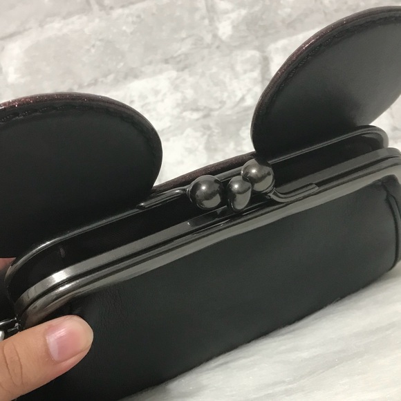 NWT! Disney x Coach Minnie Mouse Kisslock Clutch - Picture 3 of 8